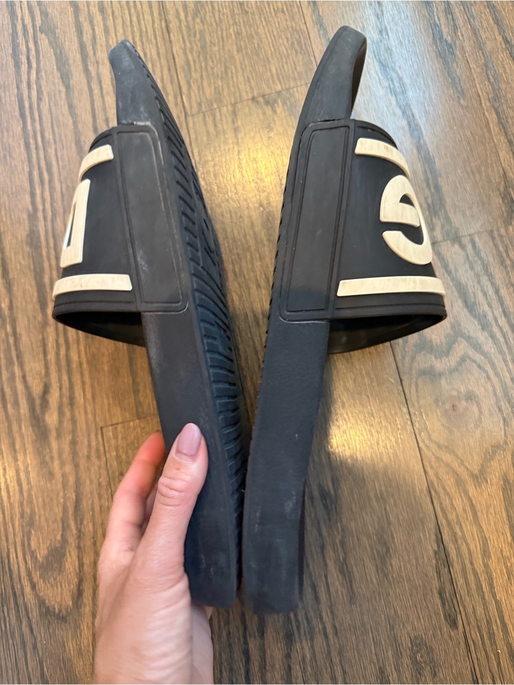 Dolce & Gabbana Black and Cream Logo Slide Sandals - Picture 2 of 5